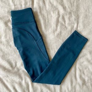Lululemon Invigorate High Rise Tight 25” in Submarine size 2